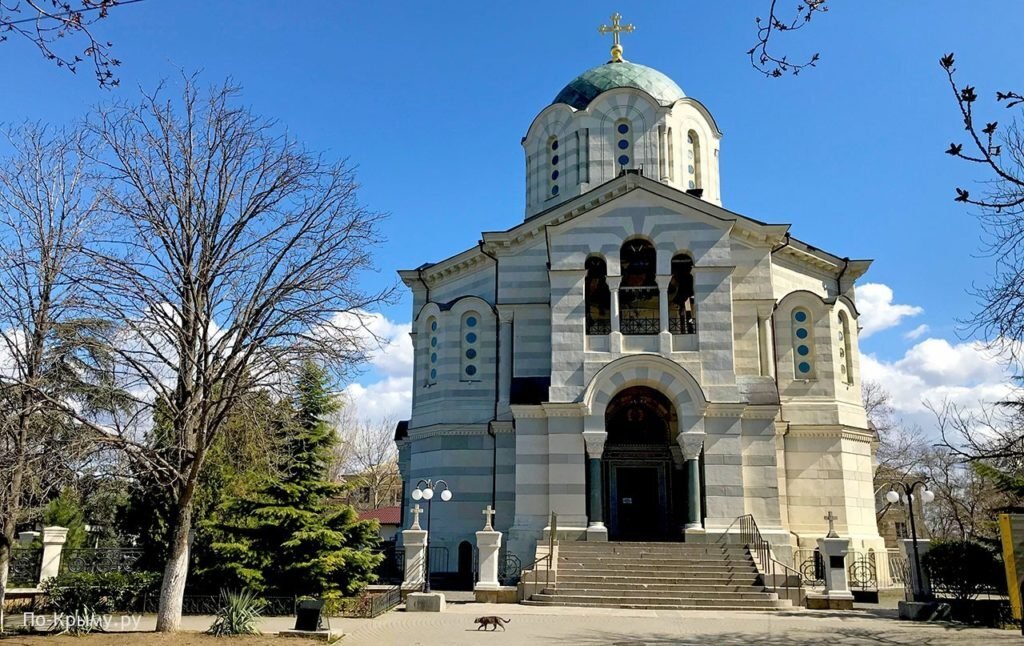 Церковь святой троицы севастопольская ул 100 фото