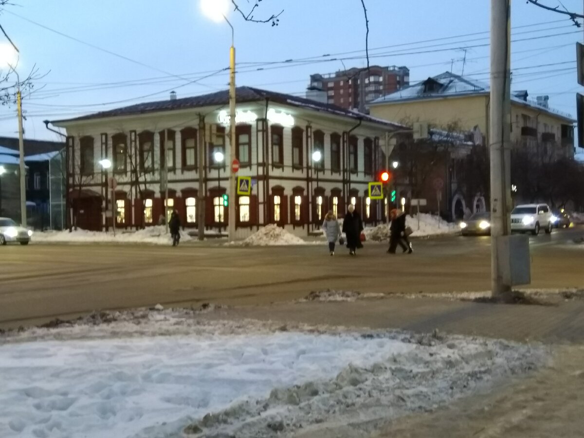 Фото автора. Притихший перекрёсток