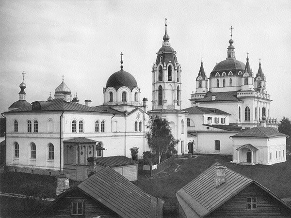 "Стародевичий" Зачатьевский монастырь с псевдоготическим собором. Найденов Н. А. Москва. Соборы, монастыри и церкви, 1882