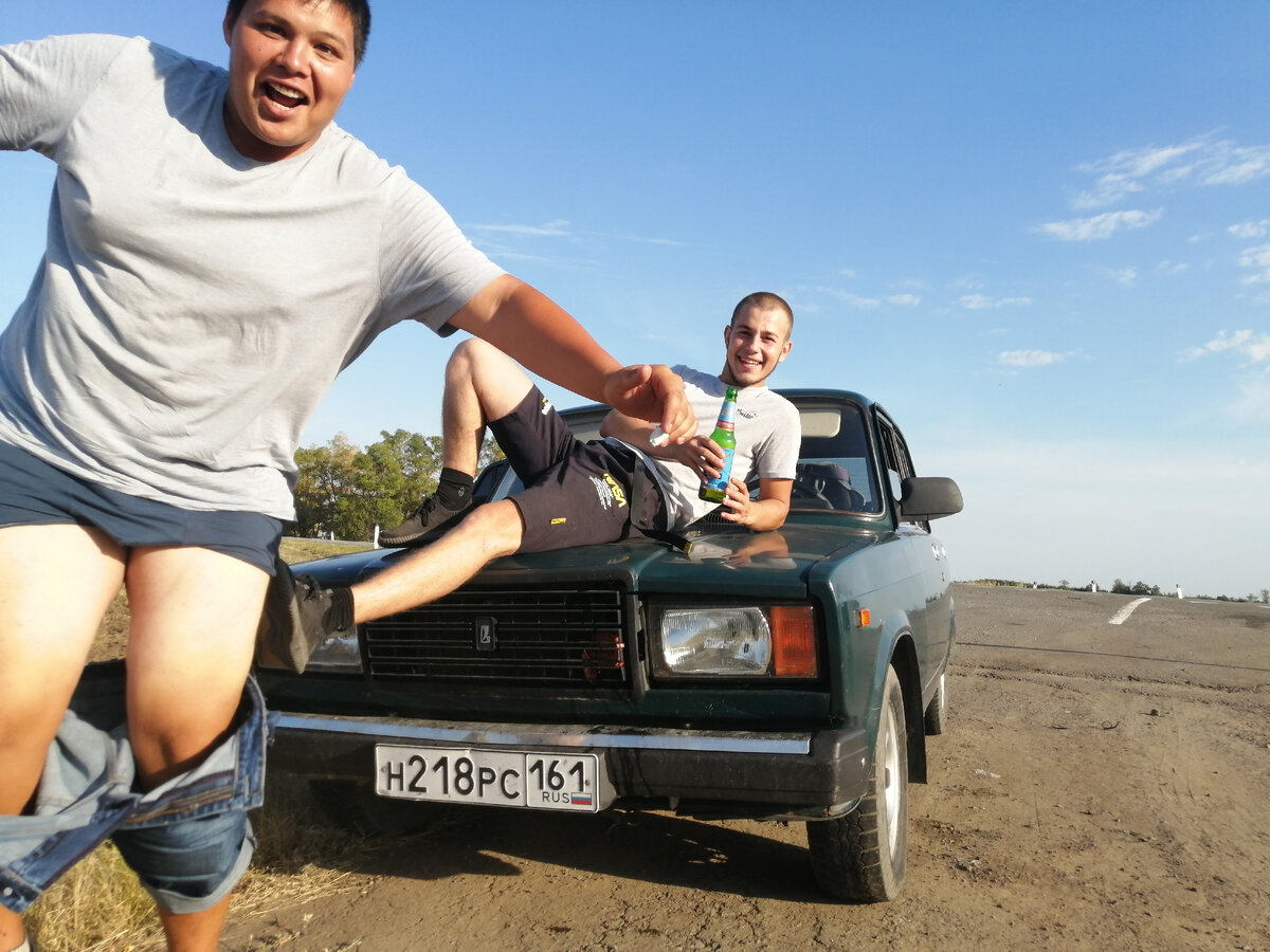 Самый весёлый парень в нашей компании, ещё не раз его увидите