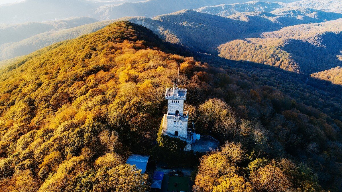 самая высокая гора в сочи ахун