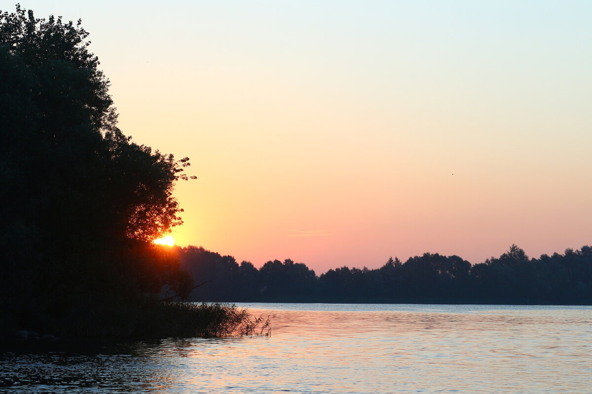  Рассвет на озере в июле 2021 года, фото автора