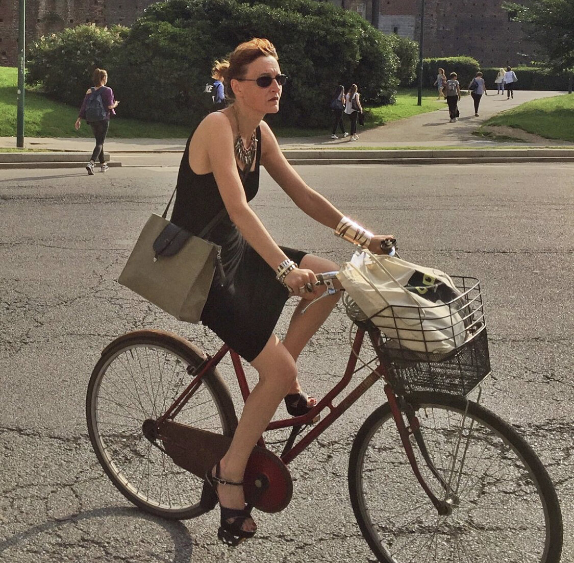 Милан, итальянка. фото @velopolina