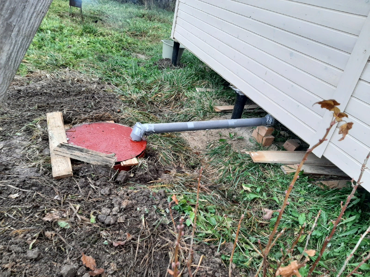 Крышку отрезали, но я попросил её оставить, чтобы была возможность прикрыть бочку