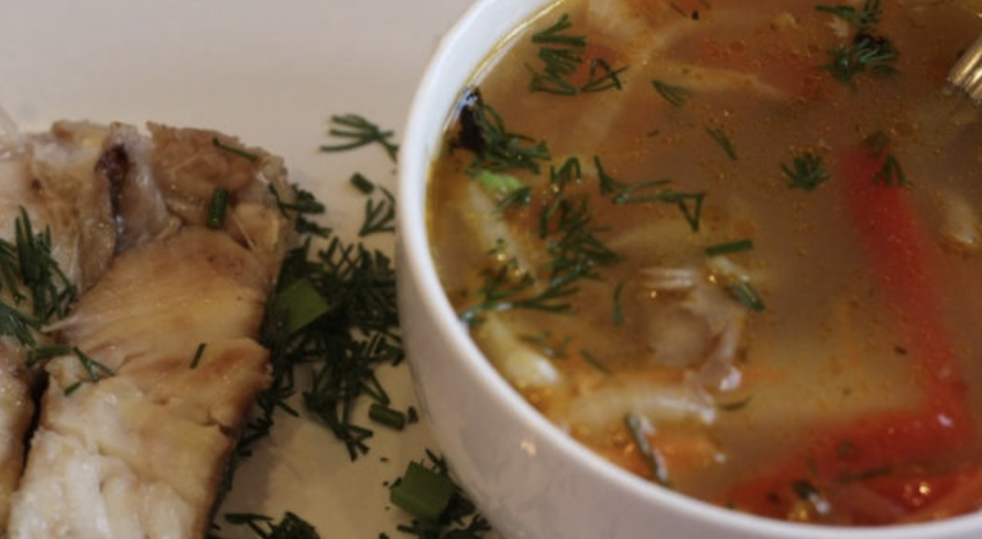 Уха из сазана в казане на костре. Вкуснейшая уха из сазана. Уха из сома. Уха из ленка. Рыбный суп из леща.