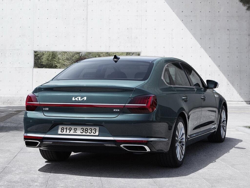 Кia K9 – вид сзади