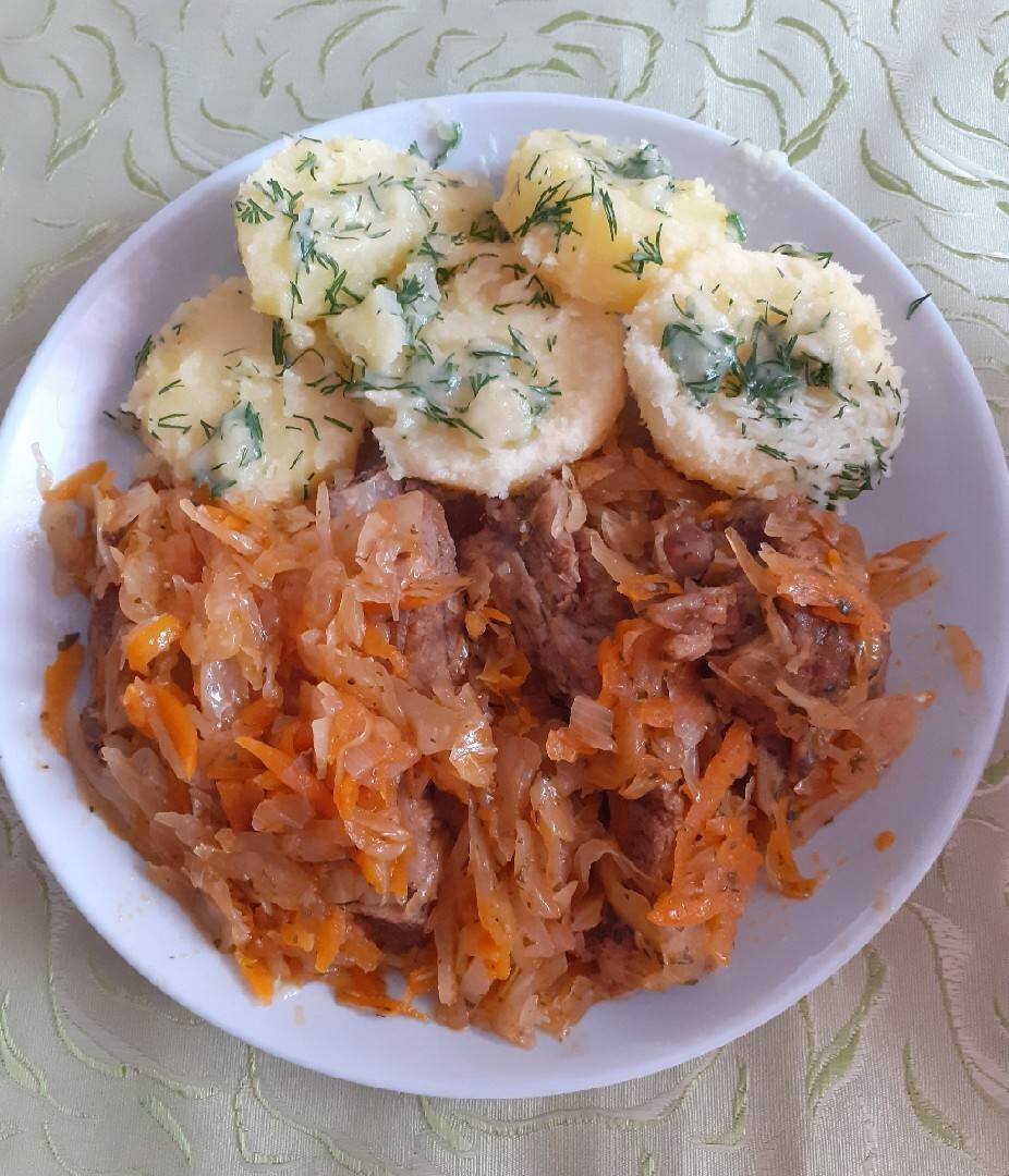 Капуста с мясом в мультиварке