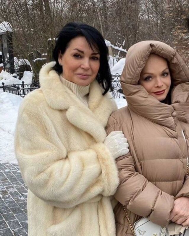 Вдова актера Александра Абдулова Юлия выглядит просто восхитительно. Фото: личный архив