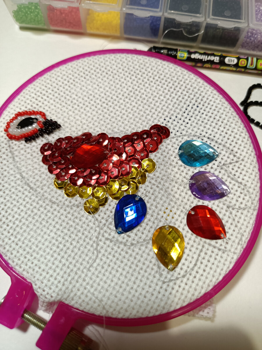 Работа над брошью