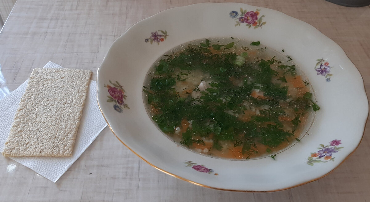Куриный суп с пшеном.