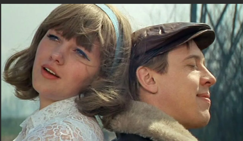 У Золотухина очень хорошо получилось показать в фильме состояние влюбленного по уши Коли. Из открытых источников интернета