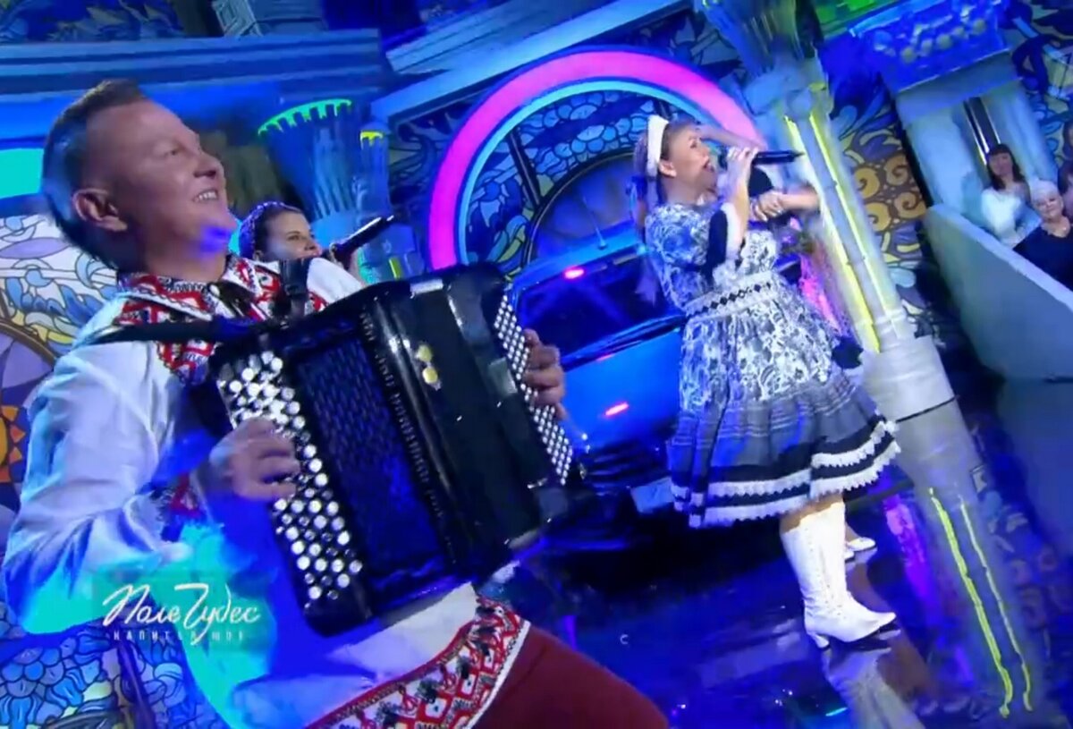 Ольга Салеева с группой "Услада"