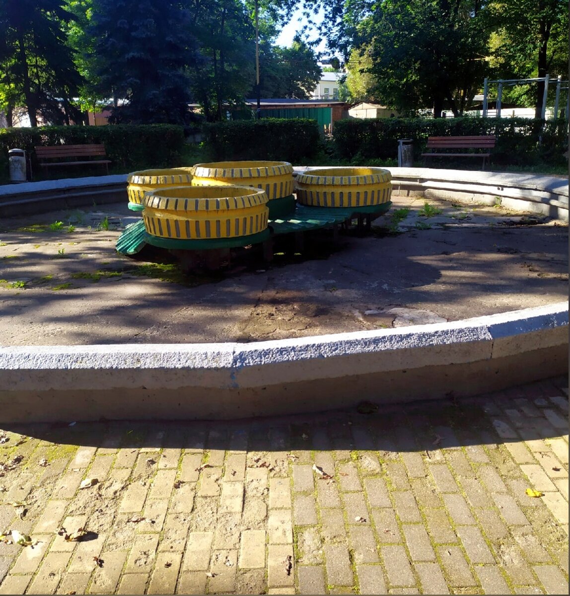 Вместо воды трава растёт(