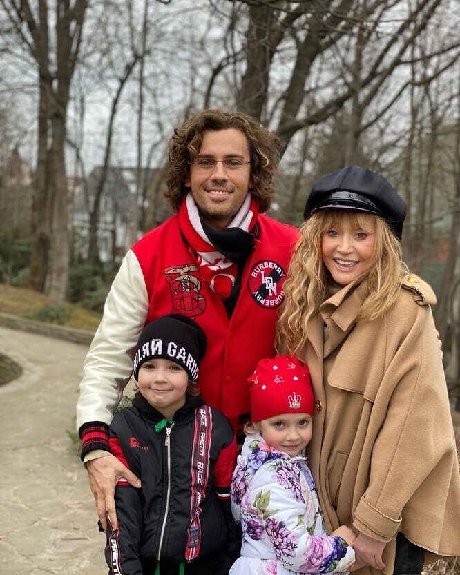 Максим Галкин и Алла Пугачева с детьми фото из открытых источников