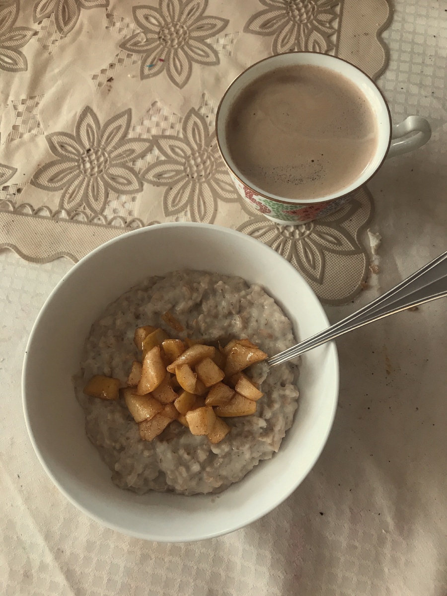 Овсянка с яблоками в карамели 