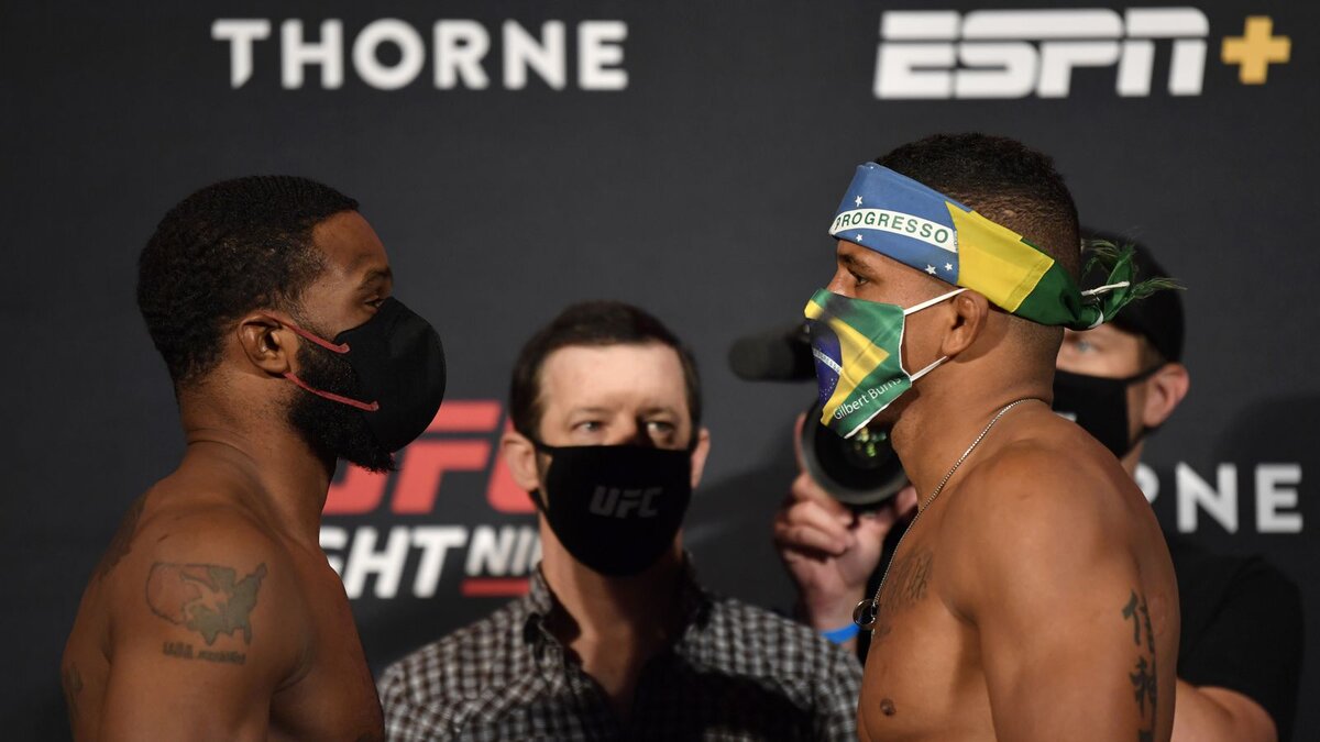 Битва взглядов не обходится без защитных масок