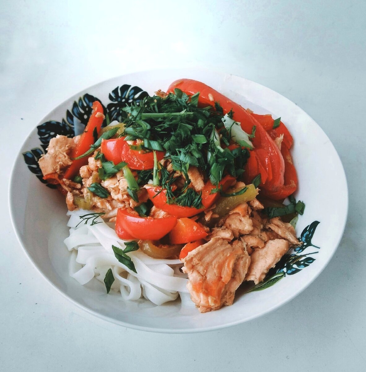 В  рецепте был использован суповой набор семги (голова, части брюшка, хвост). 