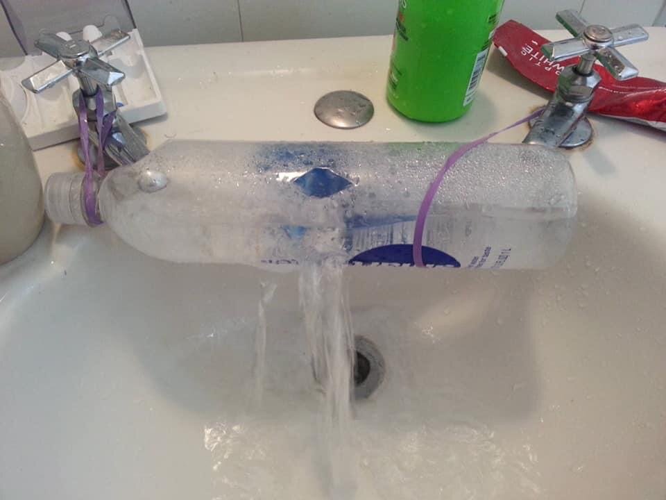 Смеситель современный ручной работы. Фото google.co.uk