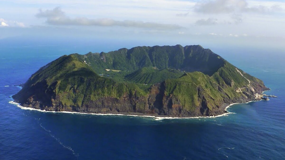 Вулканический остров Аогашима