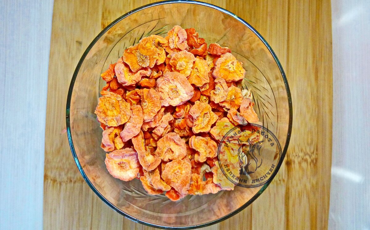 В мюсли возможно добавлять разнообразные сухофрукты (на фото сухофрукты из моркови).