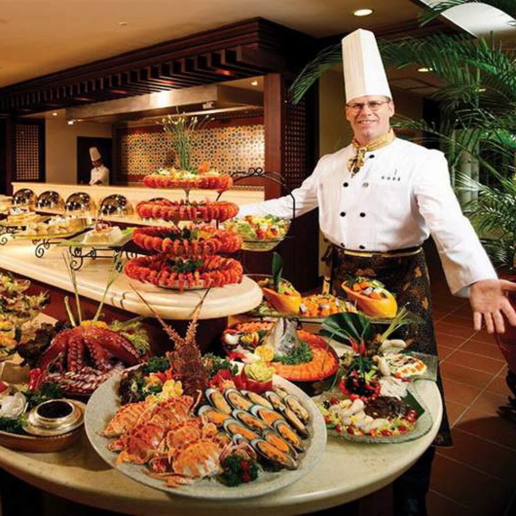 Где пообедать бесплатно: благотворительные столовые в Москве и Подмосковье