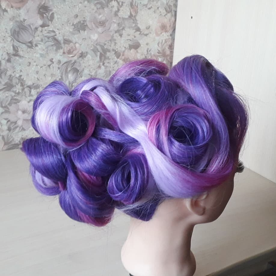 Чтобы сделать такую причёску....