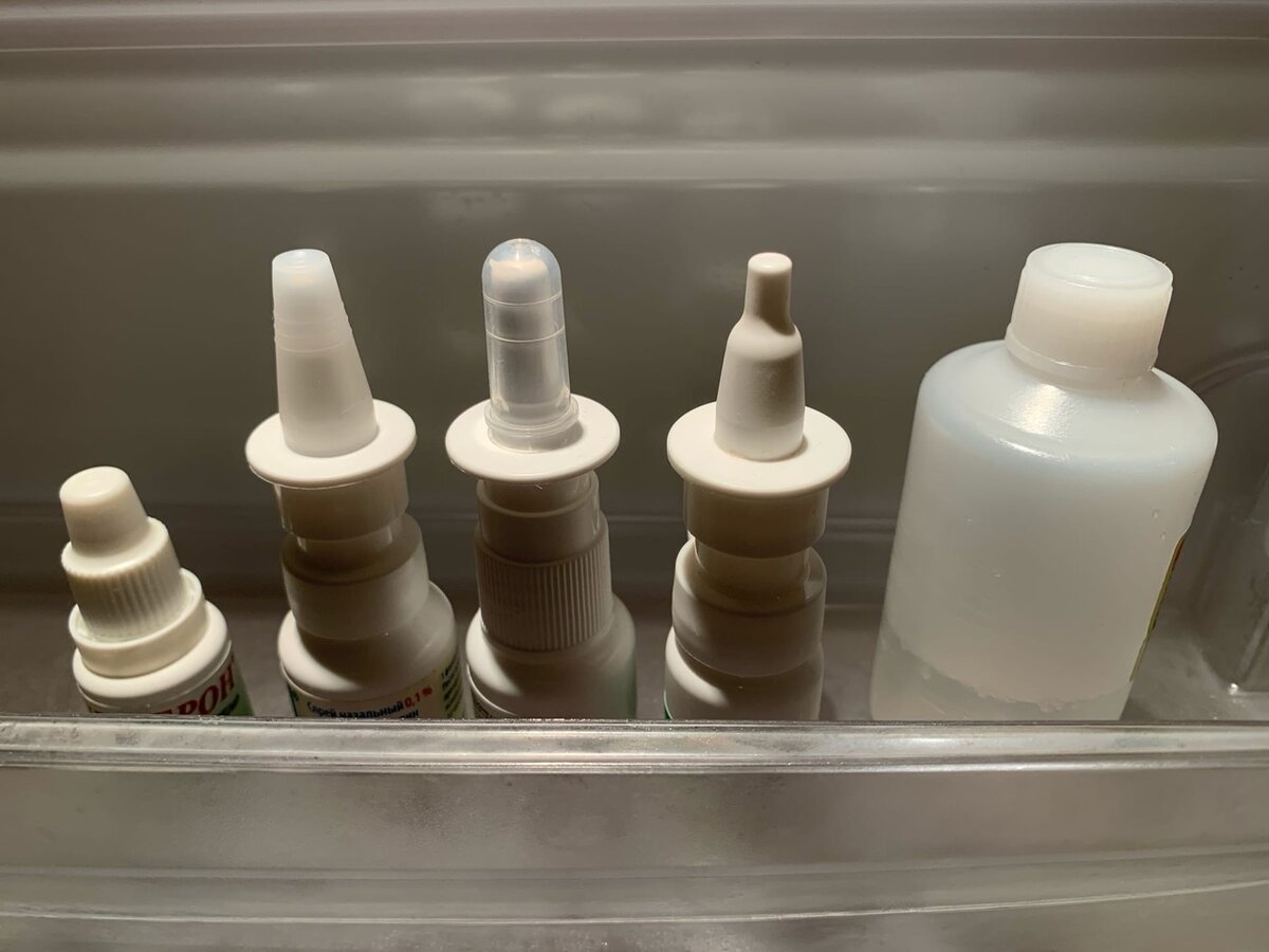 Фото сделано автором (я использую под лекарства верхнюю полку на двери холодильника)