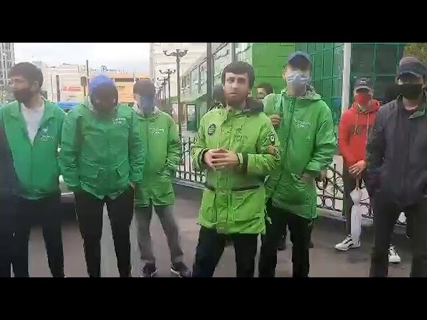 Кадр - скриншот с видео забастовки курьеров, источник -  on-cinema.com