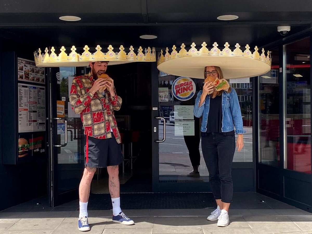 Burger King выпустил короны для соблюдения безопасной дистанции 