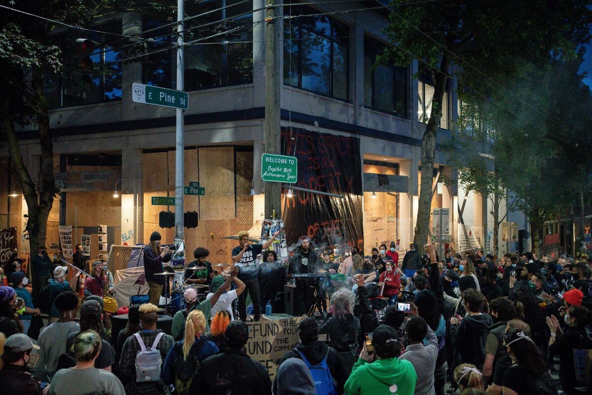 Люди, которые организовали общину в Сиэтле на месте административного квартала.