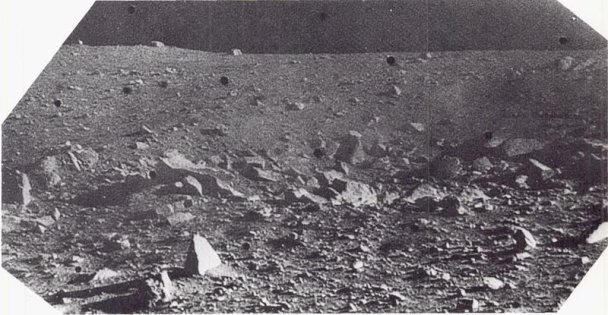 Мозаика из телевизионных фотографий, сделанных «Сервейером-3» в апреле 1967 года.