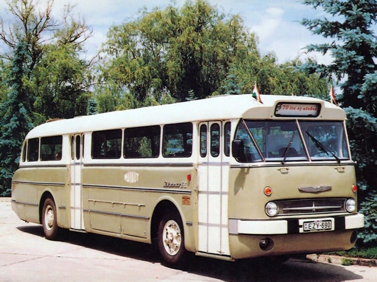 Городской автобус Ikarus 66, выпускавшийся в 1959-1973 годах