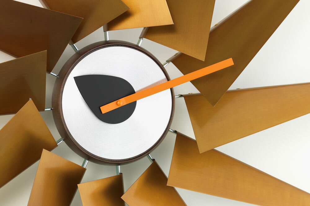 Часы Vitra Turbine Clock