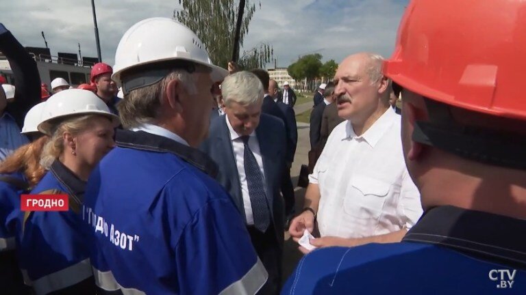 Александр Лукашенко на встрече с работниками "Гродно Азот". скриншот с репортажа телеканала CTV.BY