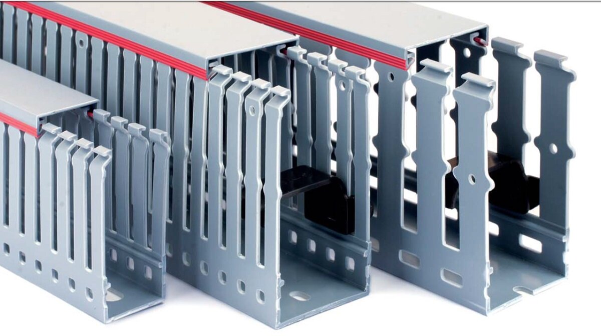 Пластиковый перфорированный короб