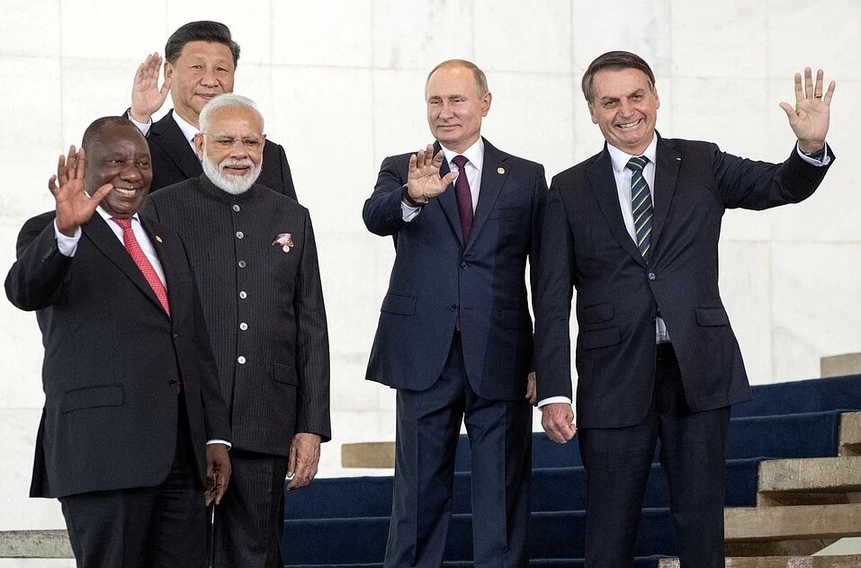 Лидеры БРИКС Жаир Болсонаро, Владимир Путин, Нарендра Моди, Си Цзиньпин и Сирил Рамафоза (справа налево)