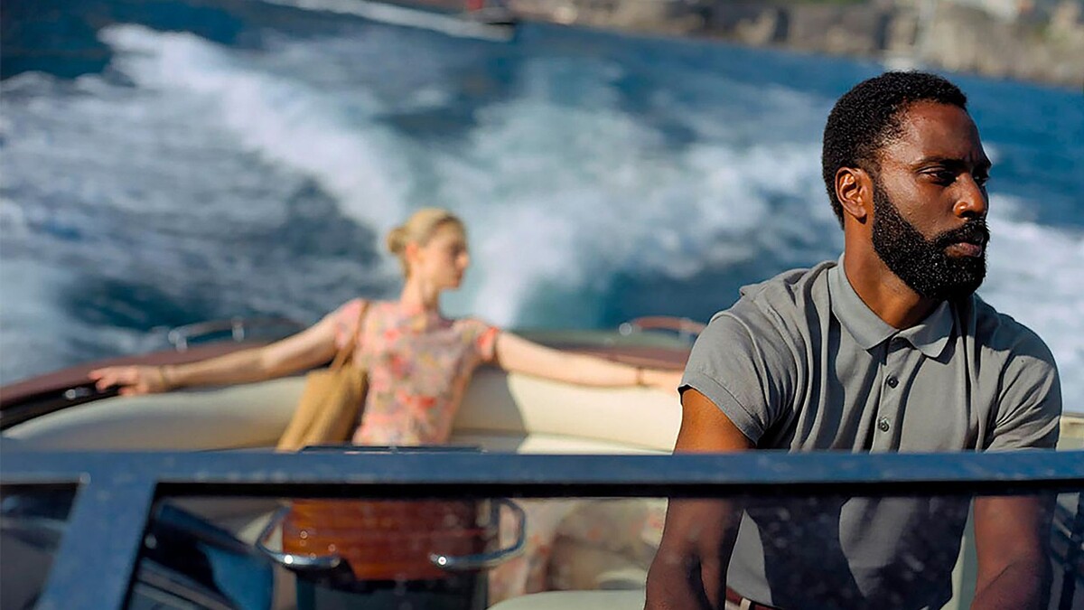 Кадр из фильма"Довод"