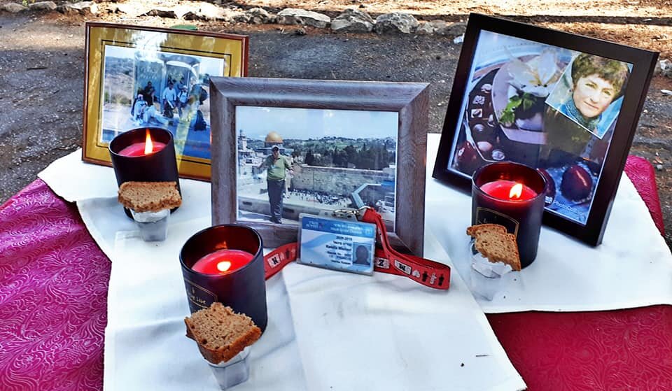 Так коллеги Михаила поминают каждый год своих товарищей.