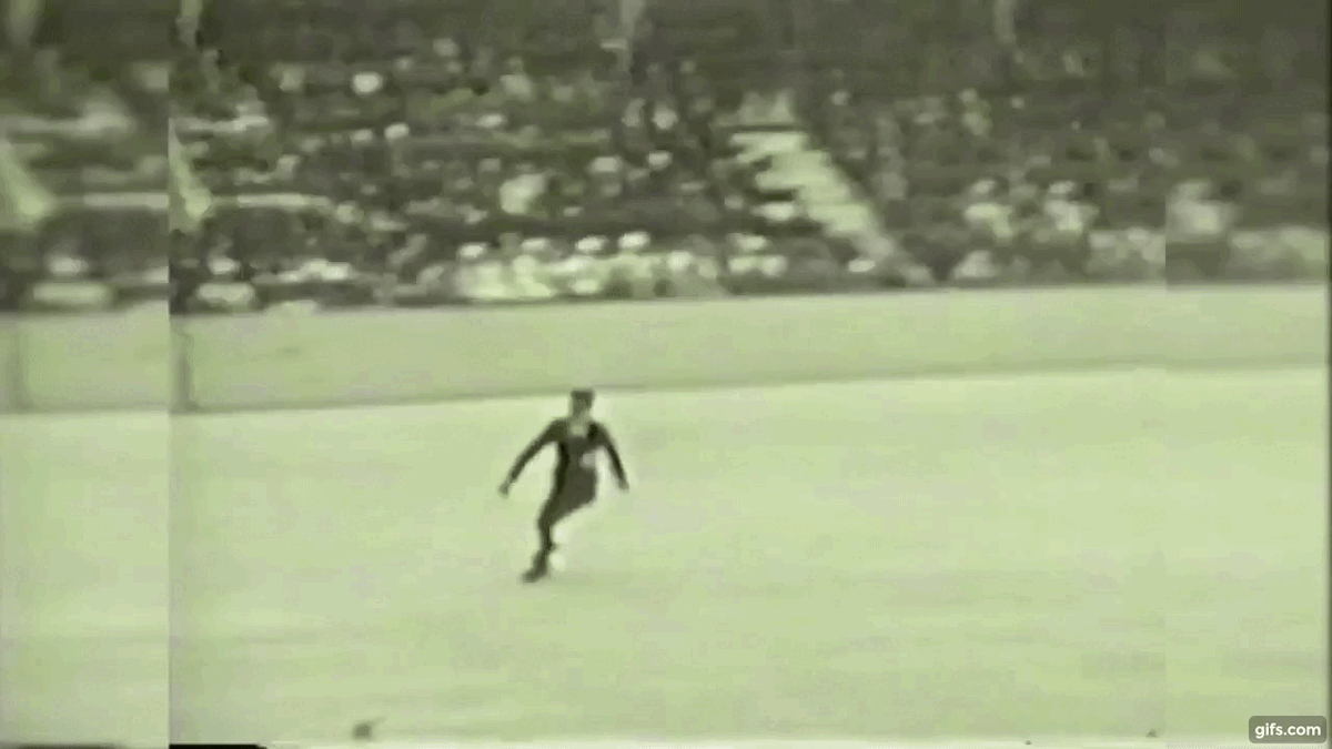 За первые 23 года существования прыжка техника Ульриха Сальхова изменилась, но несильно – свободная нога стала согнутее и ближе ко льду при отталкивании