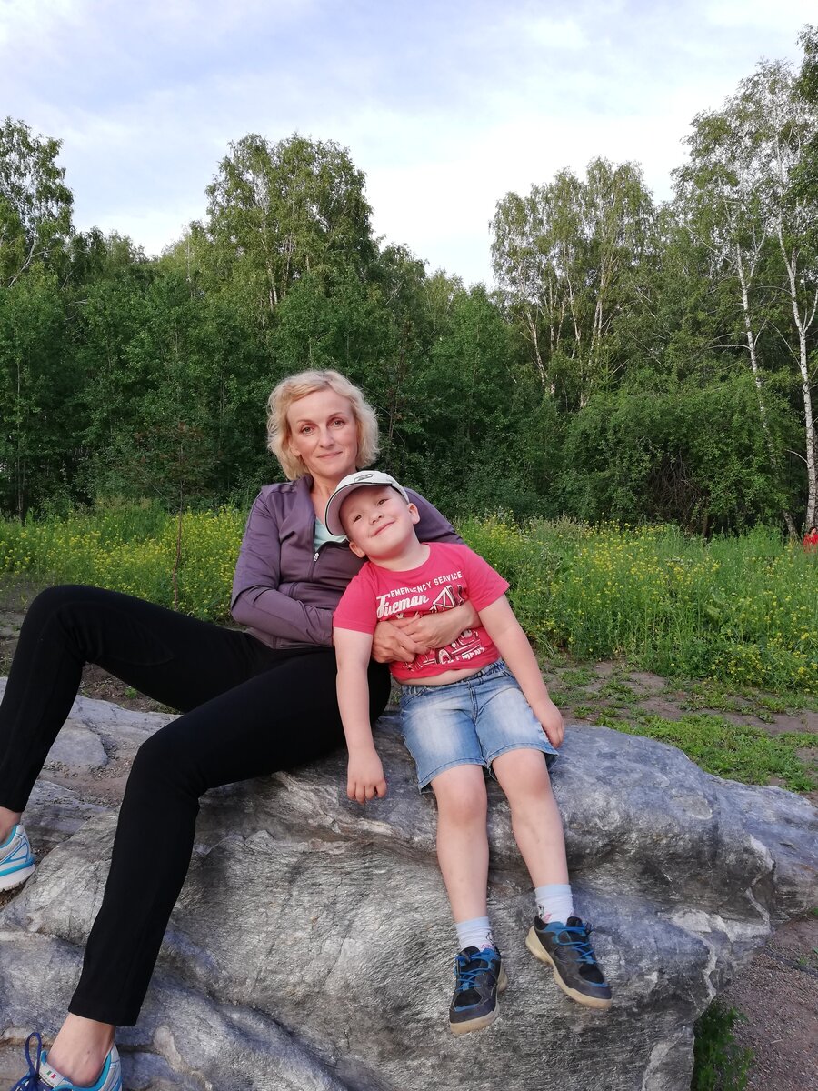 Я и младший сын Андрей. Во время декретного отпуска по уходу за ним началась моя SMM-история.