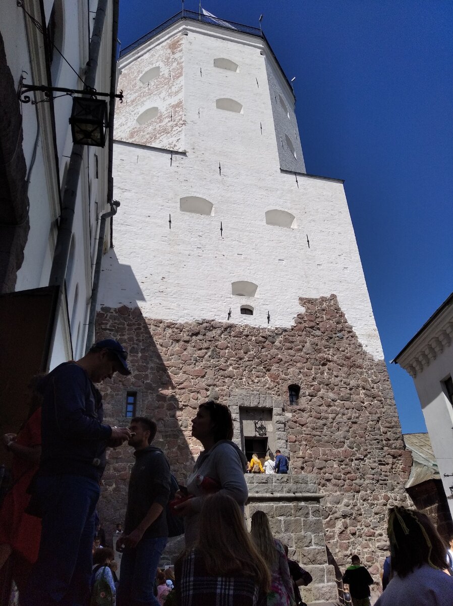 Вид на башню Св. Олафа с внутреннего двора