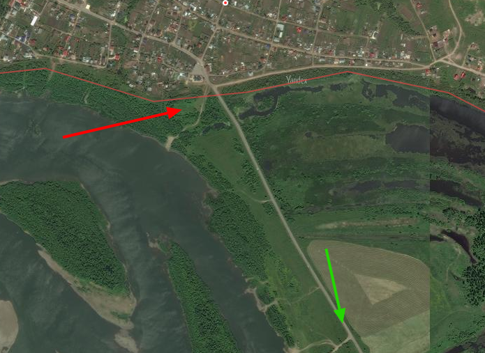 В 2014 году, весной, путь под красной стрелкой  был  плохо проходим для низкой, не полноприводной машины. Путь под зеленой стрелкой был комфортен, местами отсыпан, местами старый асфальт.