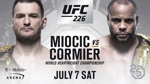 Первый бой между  на UFC 226