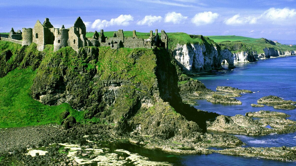 Ирландия. Источник фото: https://vsthemes.org/pictures/nature/14087-irish-landscape.html