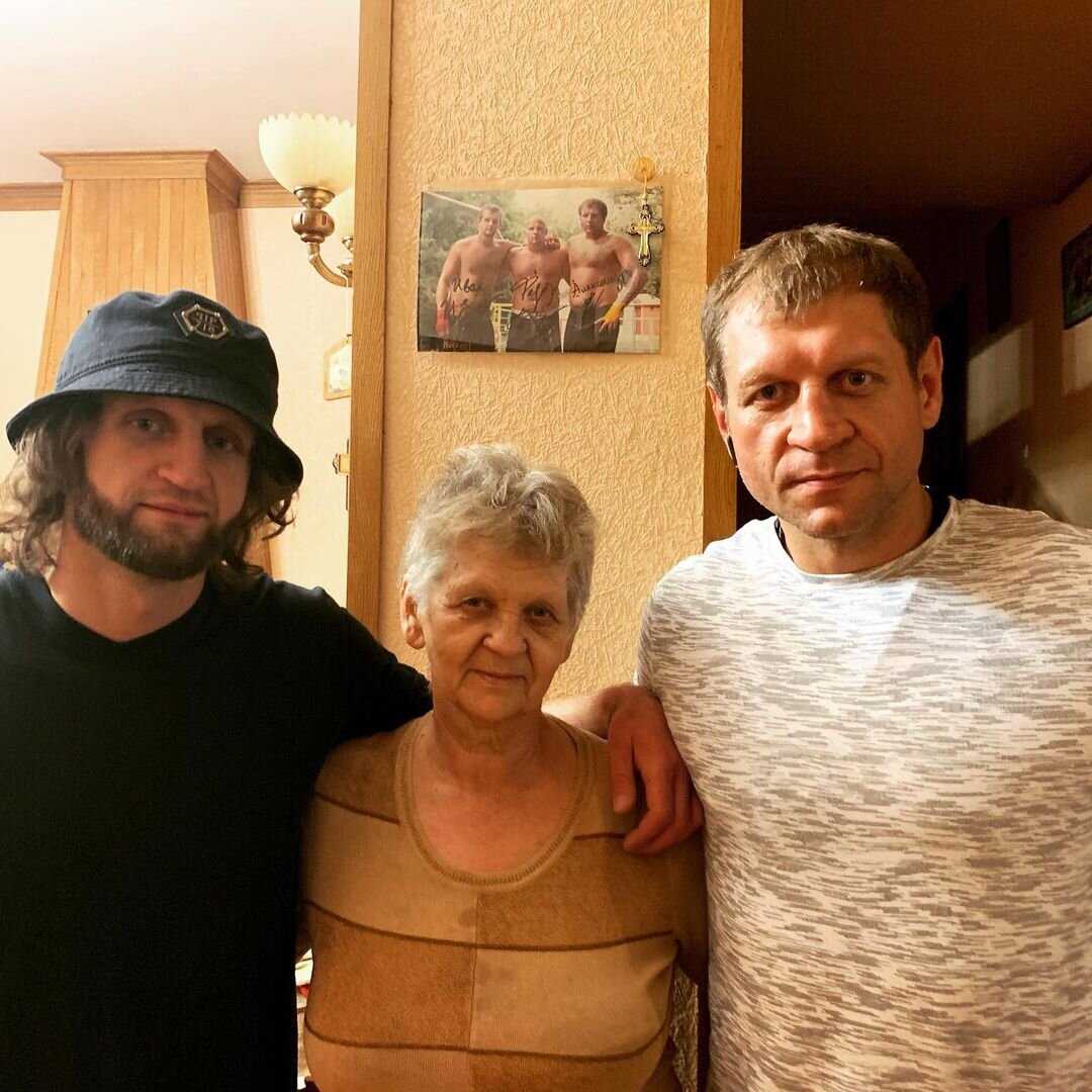 Федор емельяненко википедия биография личная жизнь Третий Емельяненко: чем живет брат Федора и Александра CARTEL Дзен