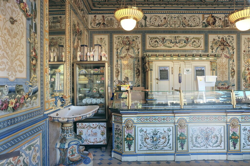 Магазин во дворце, или самая оригинальная молочная лавка в мире.