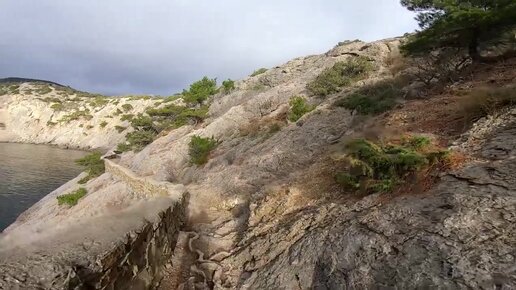 Зимой купаюсь в ледяном море в Крыму. ЭТО невероятно укрепляет здоровье.