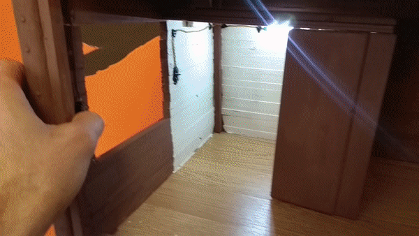 Gif из статьи "Уникальный проект Мини-дома своими руками. " Обезьянка Боб