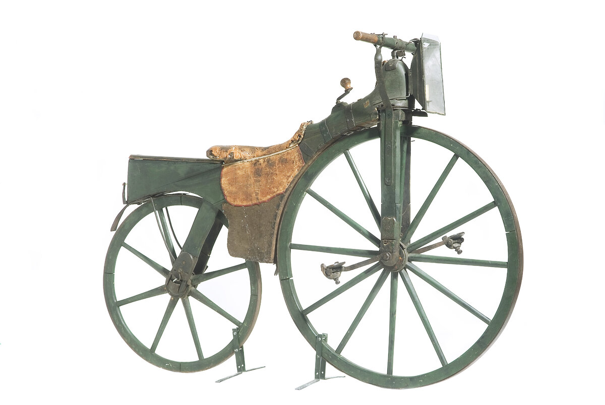 Первый велосипед с педалями "Tretkurbelfahrrad", 1853
