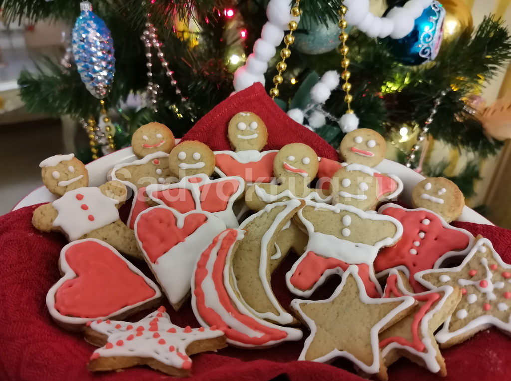 На фото: Домашнее имбирное печенье